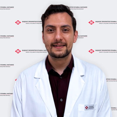 طبيب مختص Nadir TAKAR 